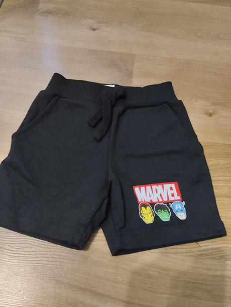 Kratasy marvel, sinsay,110