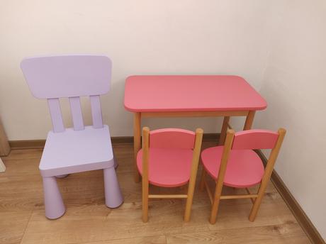Detský stôl so stoličkami, 