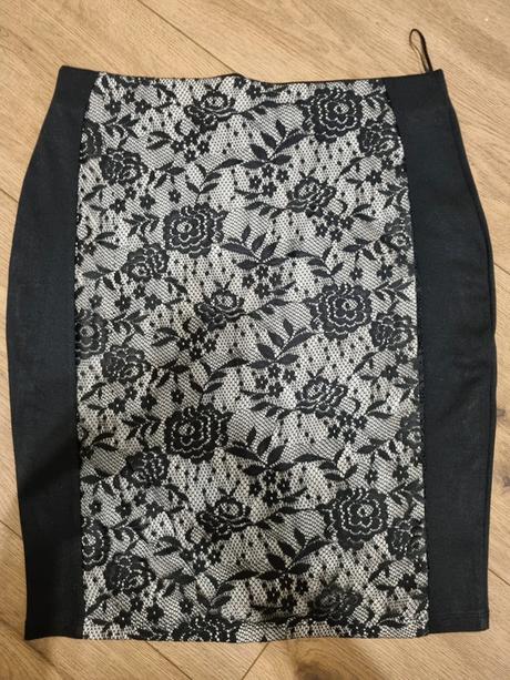 Čierna úplet.sukňa f&f s čipkou veľ. 40, f&f,40