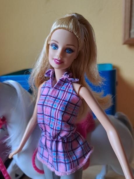 Barbie jazdkyňa s koňom aj s prívesom, 