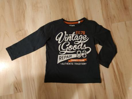 Tmavomodré tričko, palomino,104