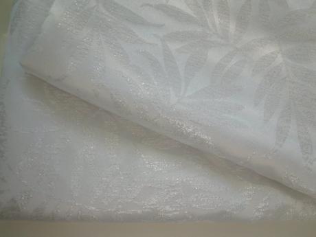 Závesy bielo perleťové vzorované, 