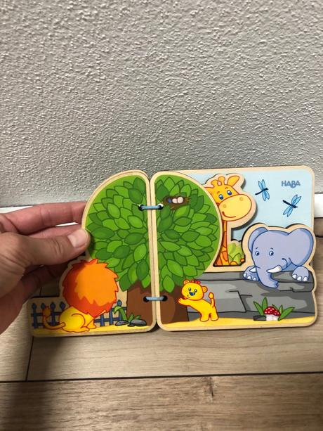 Drevená knižka zn. haba, 