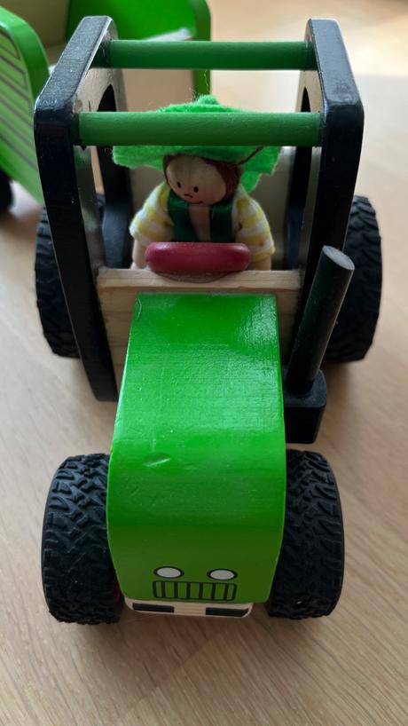 Traktor s vyklápacou vlečkou, 