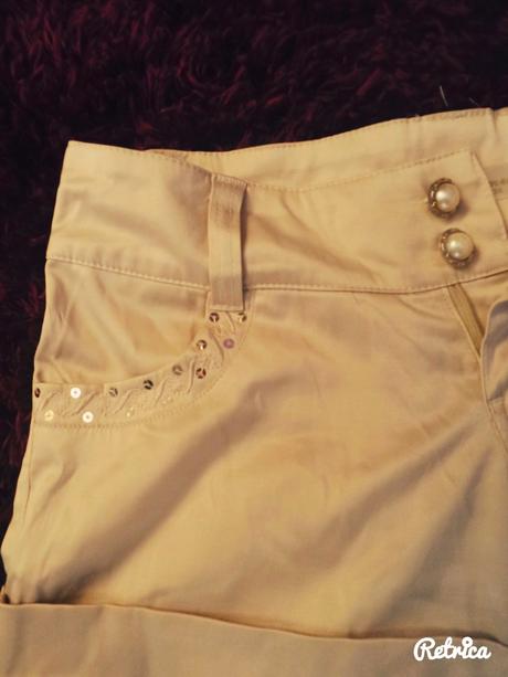 Elegantné béžové šortky, s