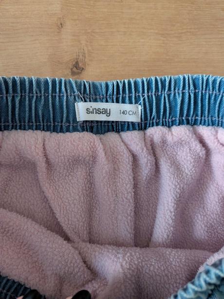 Zateplené nohavice, sinsay,140