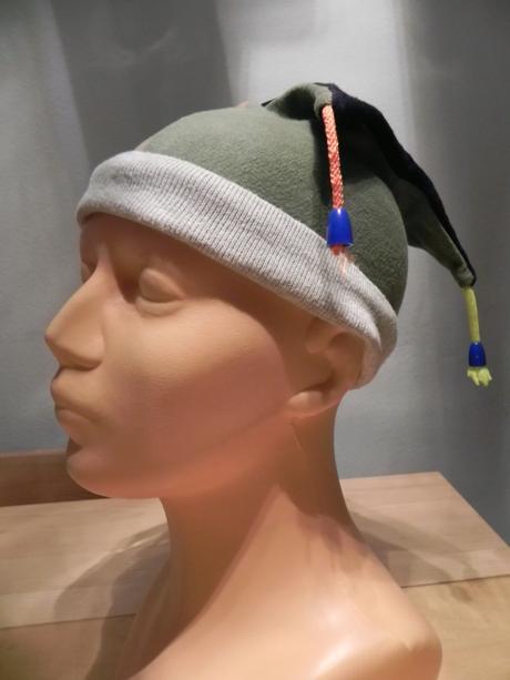 Štvorcípa čiapka, zn. mona, 80