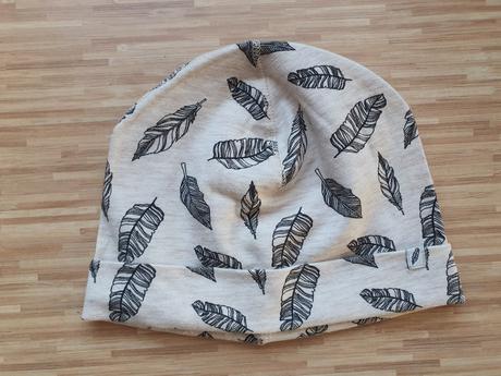 Dzerzejova ciapocka s pierkami 74-80, h&m,74