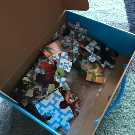 4v1 puzzle v kufríku,