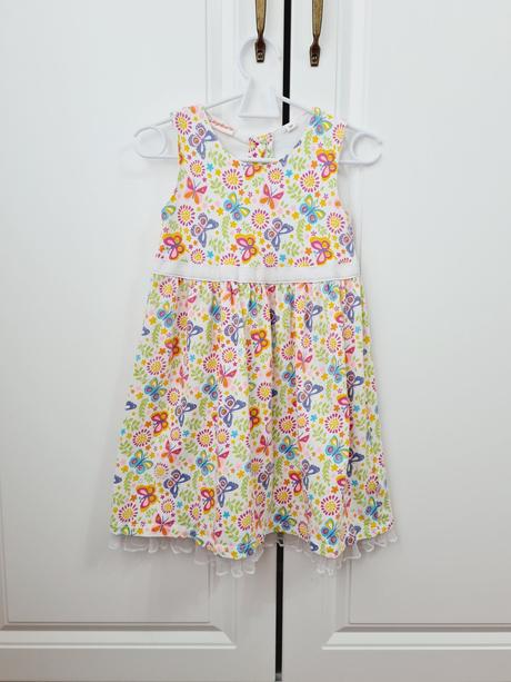 Dievčenské šaty, 92