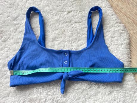 Modry rebrovany vrch plaviek, new yorker