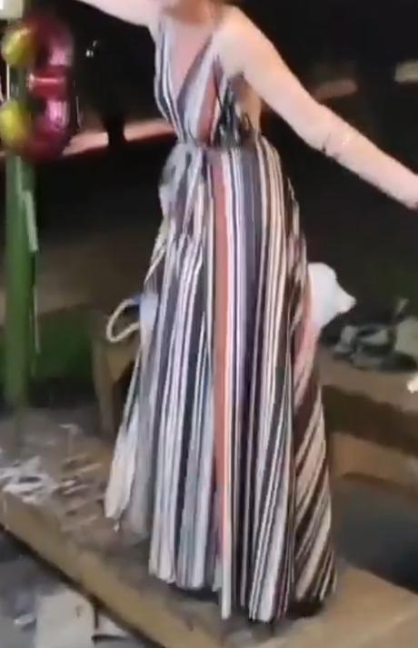 Šaty so zavezovanim na mnoho spôsobov, 