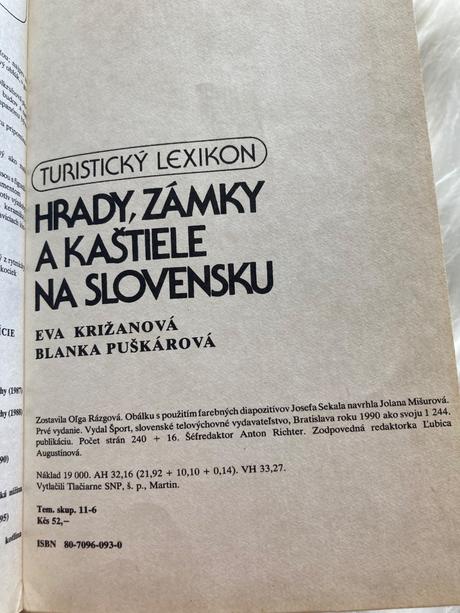 Hrady, zámky a kaštiele na slovensku (1990),