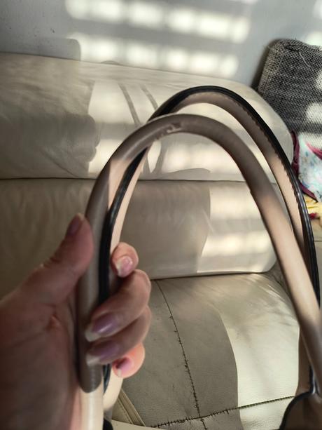 Krémová elegantná kabelka,