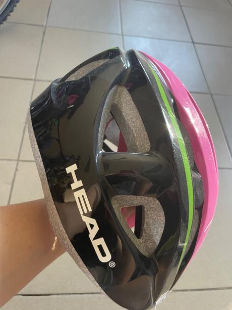 Cyklistická prilba, s