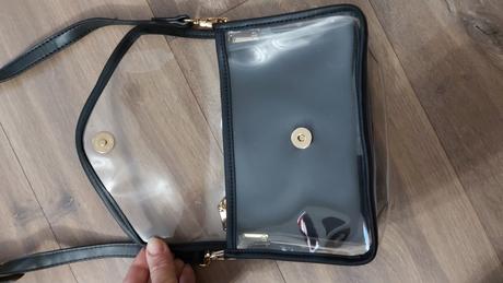 Krasna mala kabelka, 