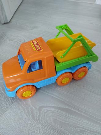 Smetiarske auto s velkokapacitnym kontajnerom,