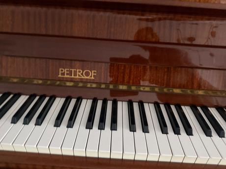 Petrov pianino - klavír, 