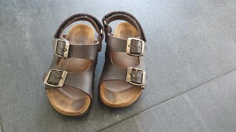 Kožené sandálky, 26