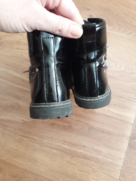 Cierne lakovane topanky 25tky, 25