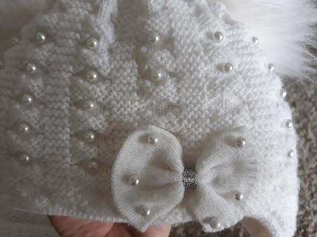 Zimná čiapka s perličkami a šál, 74