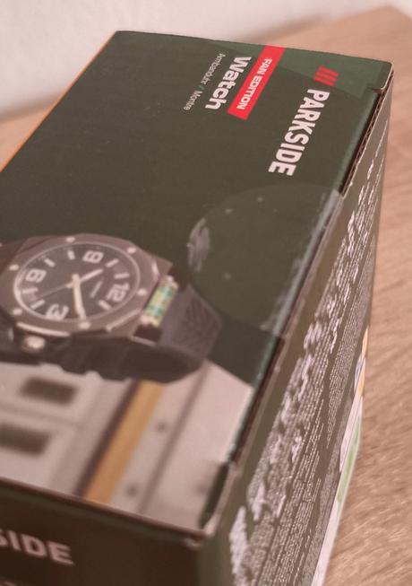 Predám hodinky parkside čierne s vodováhou, 