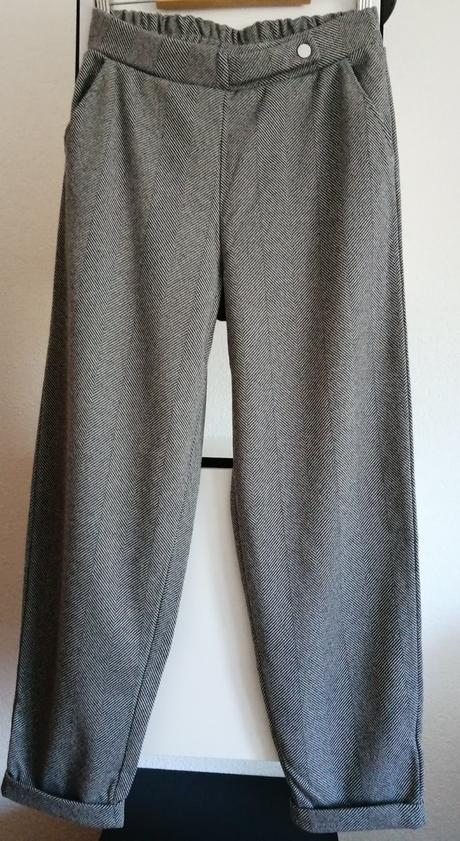 Nové pekné pohodlné nohavice, 38