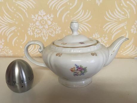 Starozitny veľký cajnik znaceny, 