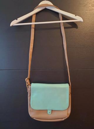 Crossbody kabelka, 