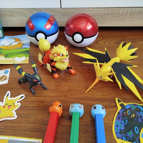 Balík hračiek pokémon,