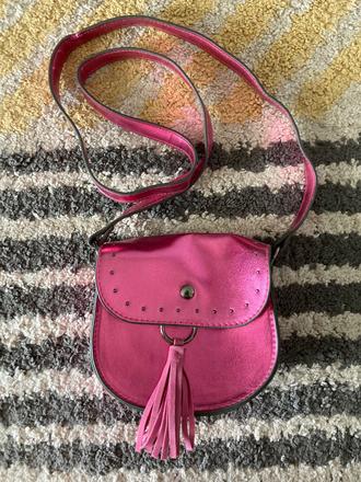 Metalická kabelka so strapcami, reserved