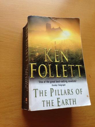 Kniha piliere zeme v aj (the pillars of the earth), 