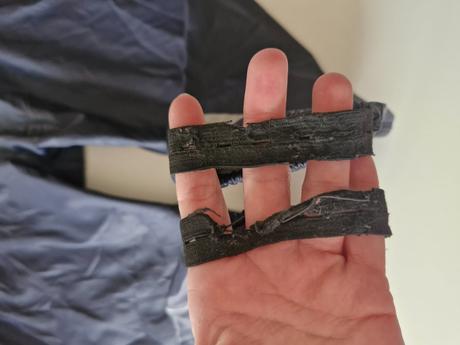 Nohavice do dažďa, 122