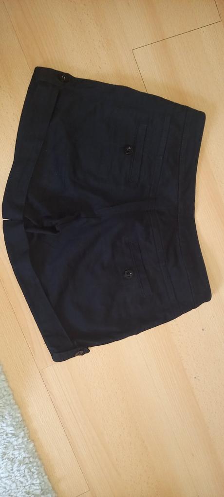 Elegantné čierne kraťasy hm, h&m,38