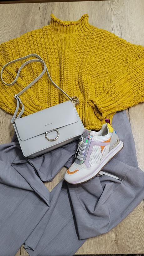 Sveter reserved, reserved,m