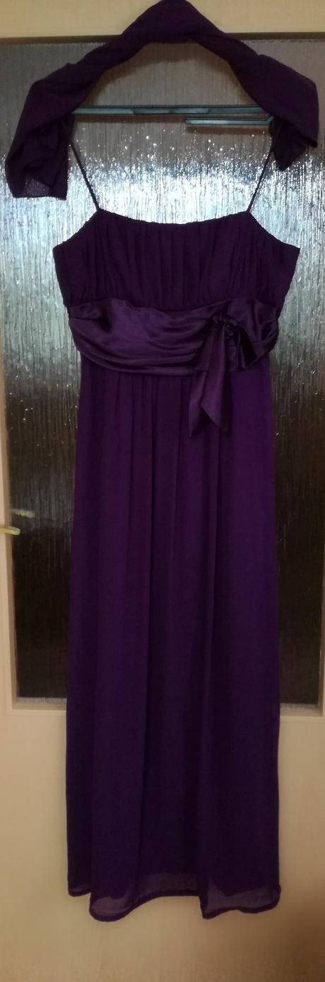 Šaty 42 s poštou, 42