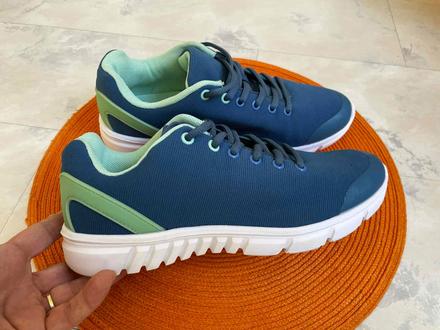 Ľahúčke tenisky, 38