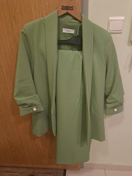 Nohavicovy kostym, reserved,l