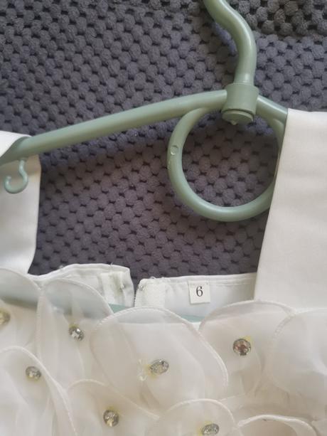 Sviatočné šaty 6 r., 122