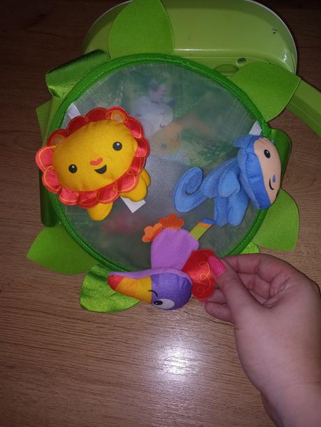 Kolotoč nad postieľku,