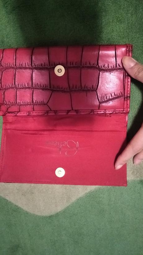 Červená peňaženka,