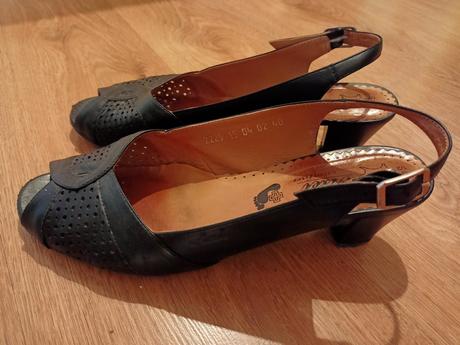 Sandálky kožené veľ. 40, 40
