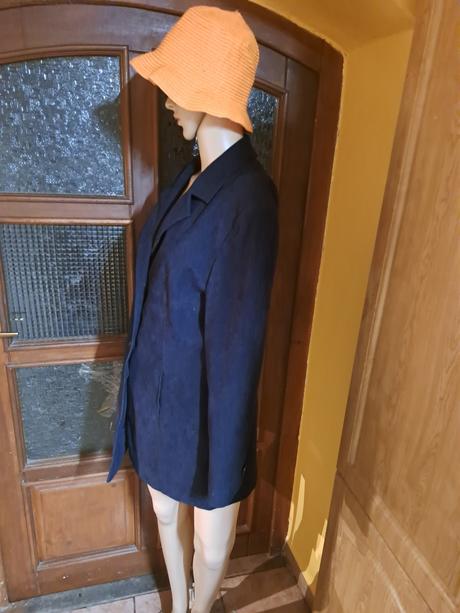 Dámska menžestrová bundička, 38