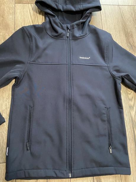 Softshellová bunda nenosená, 146