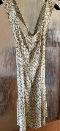 Bavlnené kvietkové šaty s trakmi v. s/m, s