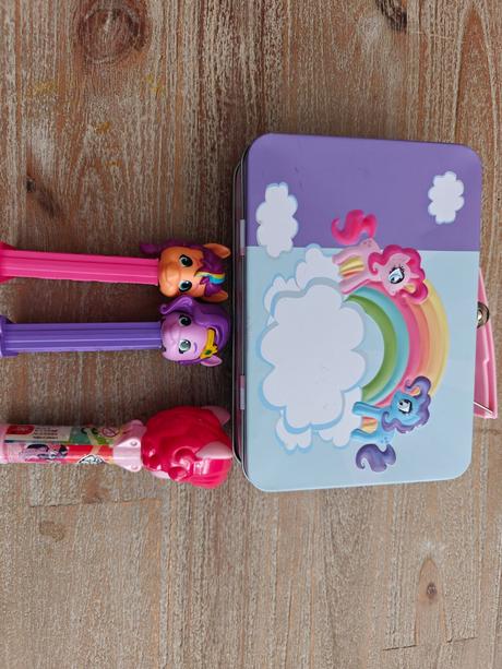 My little pony kufrík + 2x na pez cukríky,