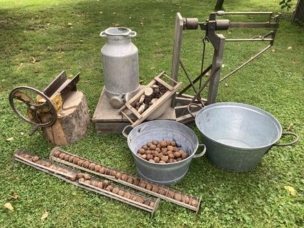 Váha na obilie, mliekarenská konva, vandle,, 