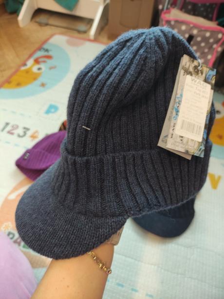 Nové pletené šiltovky, 