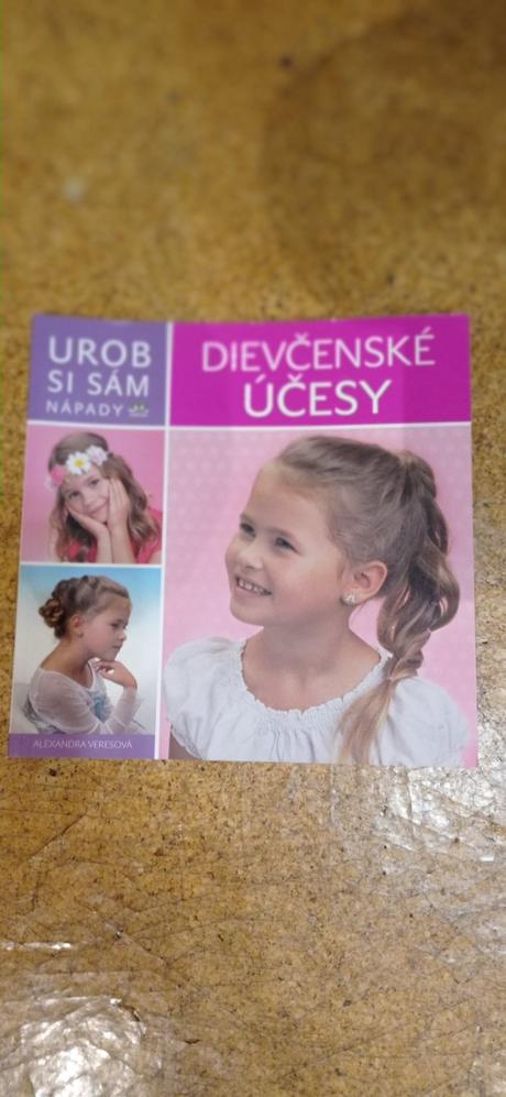 Účesy dievčenské knižka, 