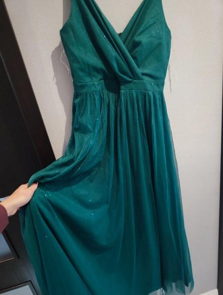 Trblietavé šaty, m